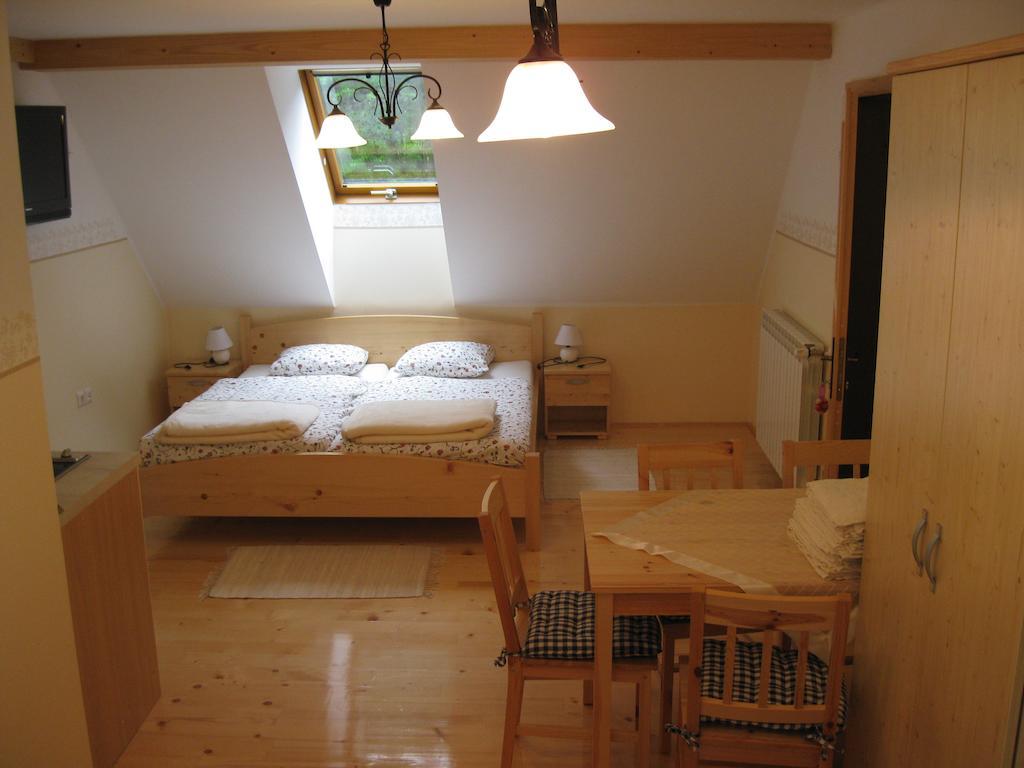 Farmhouse Stiftar Solčava Habitación foto