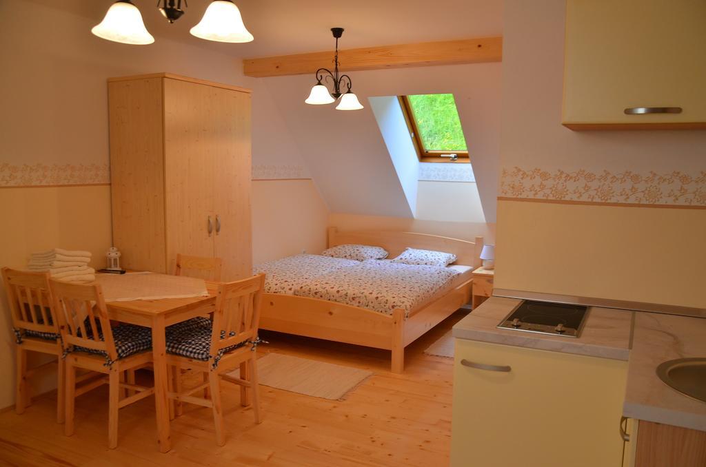 Farmhouse Stiftar Solčava Habitación foto