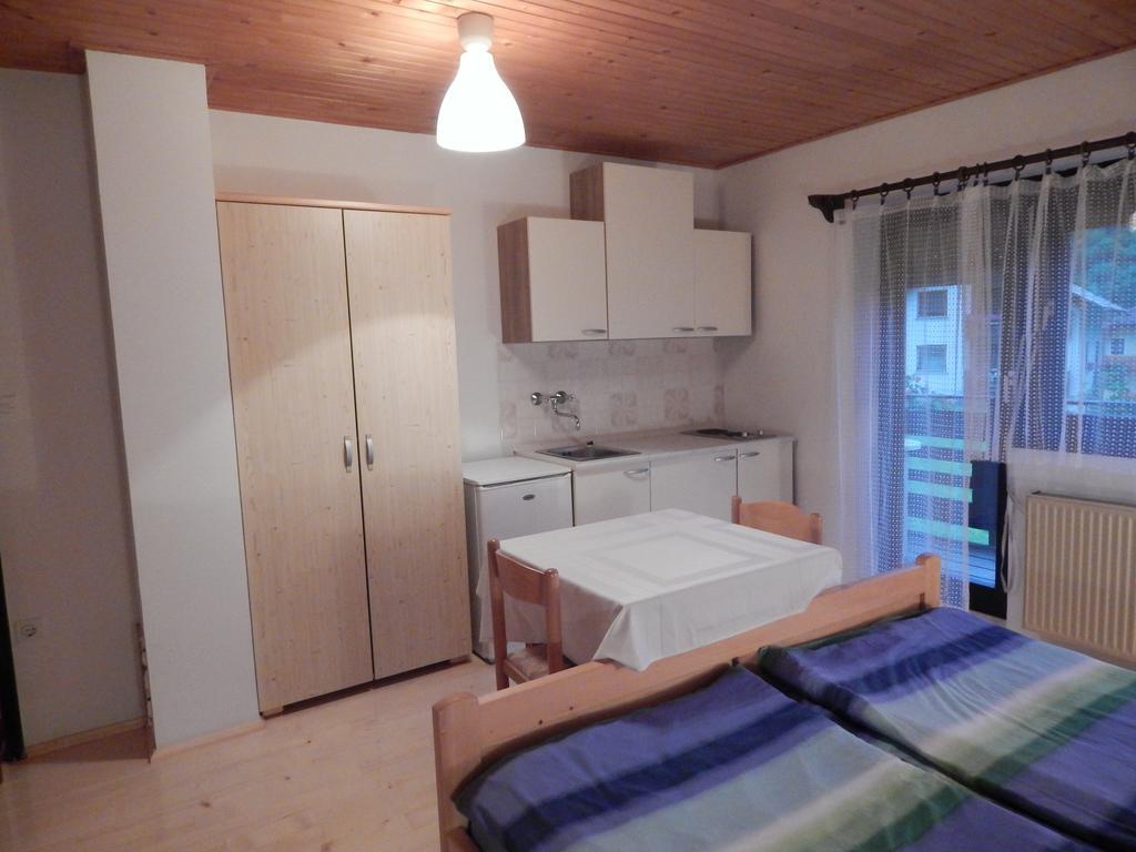 Farmhouse Stiftar Solčava Habitación foto